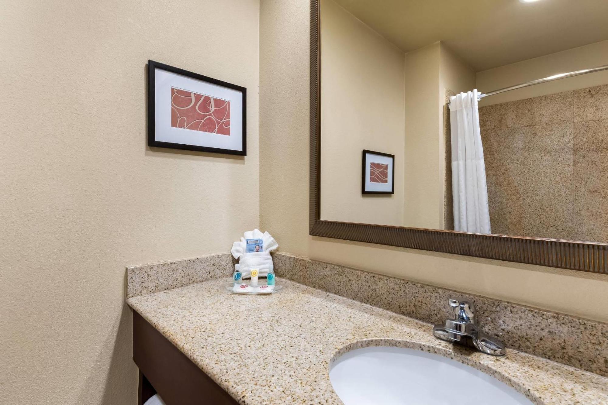 Comfort Suites Yukon - Sw Oklahoma City Ngoại thất bức ảnh
